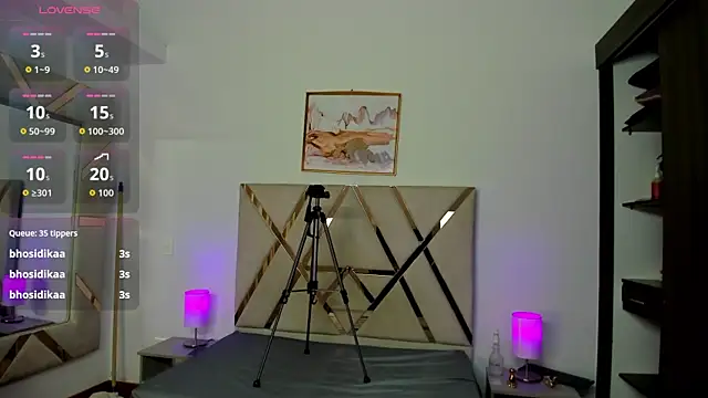 Carliet_66's Live XXX Chat
