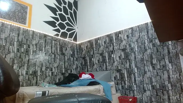 Chatroom XXX en direct de stripnolimits