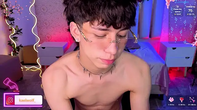 Chat +18 de kaelwolf_tay ao vivo