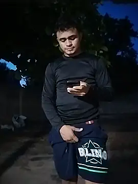 Chat XXX en directo de HOTRAINYGOLDEN