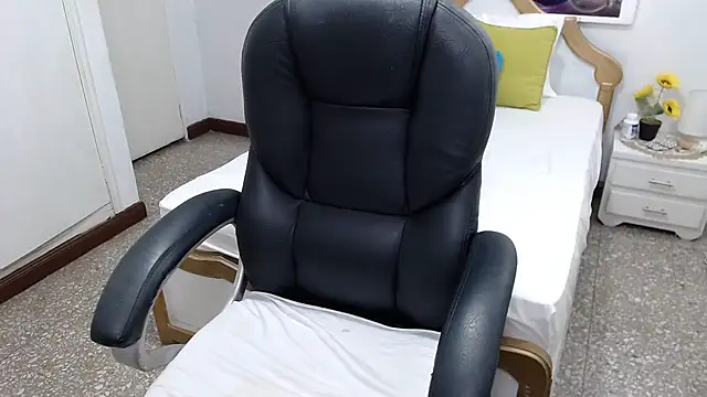 emiliaa_hot 라이브 XXX 채팅