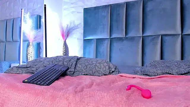 HollyPeach Adlı Modelin Canlı XXX Sohbeti