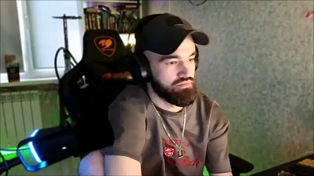 _Serious_Man live XXX chat