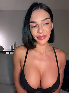 Chat XXX ao vivo de krissiswrld-