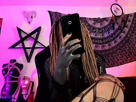 OnixWitch777 Adlı Modelin Canlı XXX Sohbeti