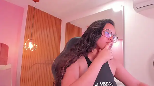 shayra_alina 라이브 XXX 채팅
