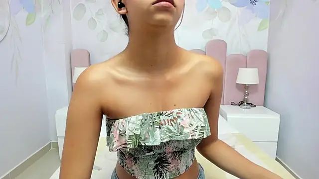 Miabloom19_n Live XXX chat