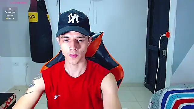 צ'אט XXX בשידור חי של ADAM_HOT