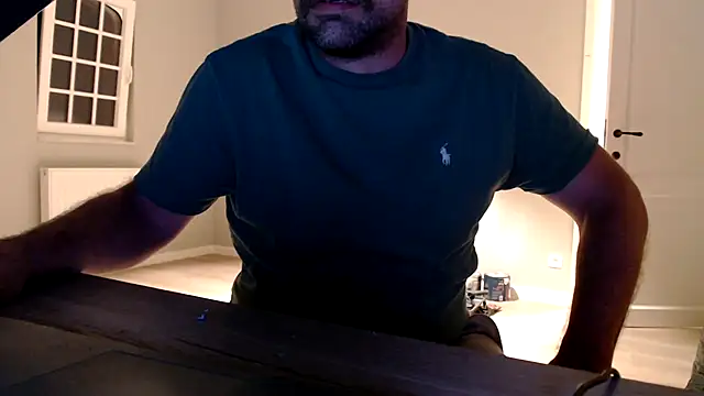 mrbigballs Show in webcam