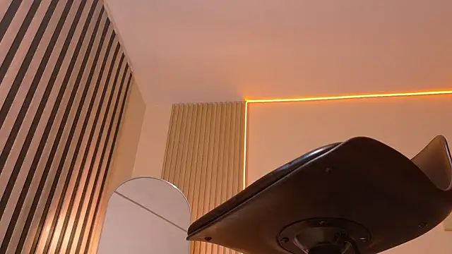 Alex_Bloom XXX чат на живо