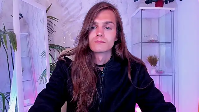 WillFobos Adlı Modelin Canlı XXX Sohbeti