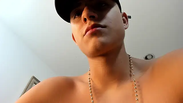 Chat +18 de Lander_Cruz ao vivo