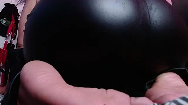 Carolina_Bluee élő XXX-chatje