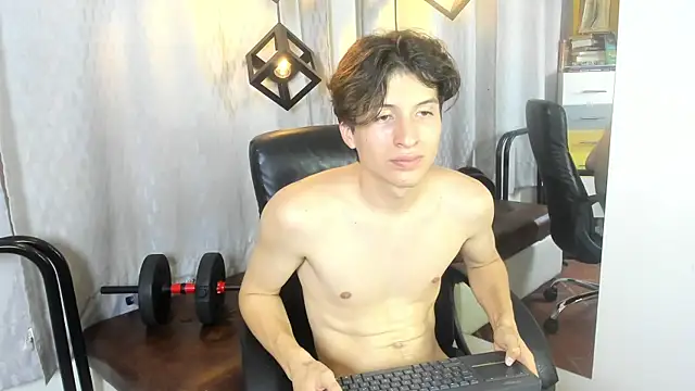 XXX chat uživo modela Marcoviolet