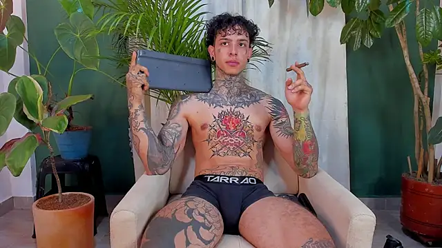 Czat XXX na żywo – Aron_ford