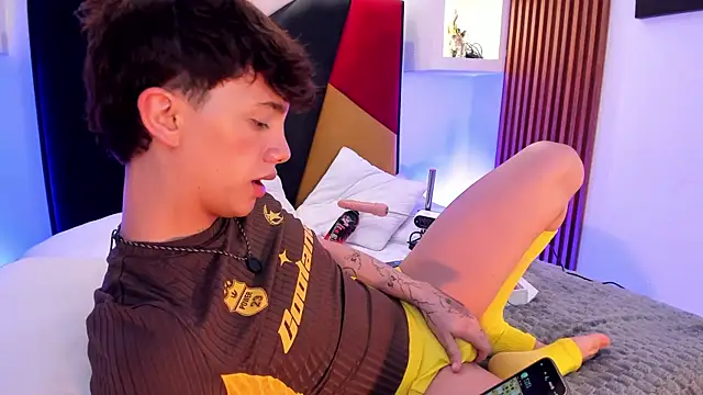 Tomy_Rox Live XXX-chat