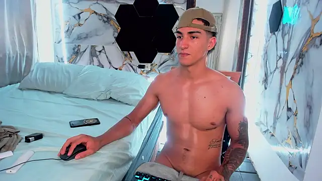 Goldendesirexx's Live XXX Chat