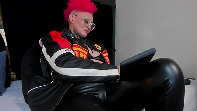 Онлайн чат XXX mistress_sandy