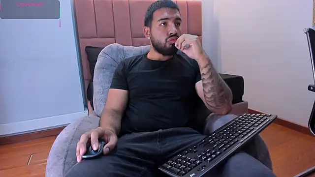 Massimo_Moretti – Live XXX-chat