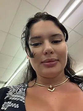 Chat +18 de mangolini_parrocini ao vivo