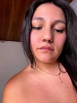 Živý XXX chat Emily_Gomezz