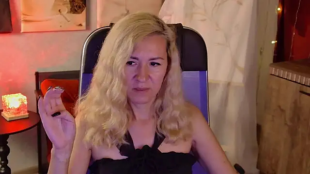 Онлайн чат XXX DonnaSmitth