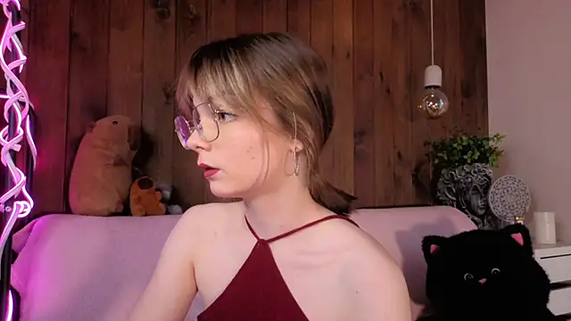 IvoryPesante Adlı Modelin Canlı XXX Sohbeti