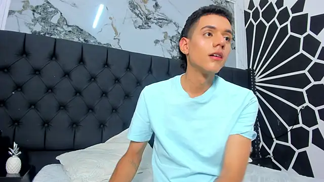 MathewAdamss – Naživo XXX chat