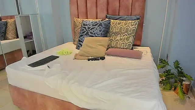 Онлайн чат XXX lou_rosse_