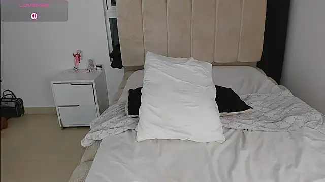 melanyangel99 XXX чат на живо
