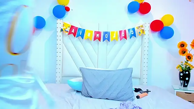 Paulynavera Adlı Modelin Canlı XXX Sohbeti
