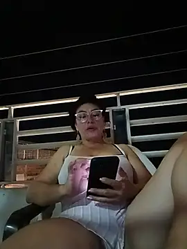katysquirtdirtyn Live XXX chat