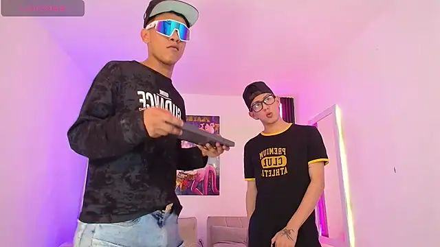 Marcus_and_Tonyn Live XXX chat