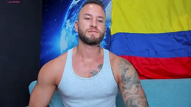 XXX chat uživo modela delessandro_world