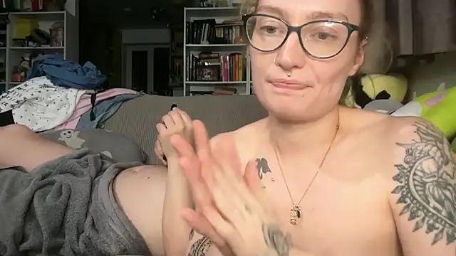 Chat +18 de harleyblair ao vivo