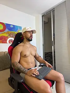 Ezzio_Scolaro 라이브 XXX 채팅