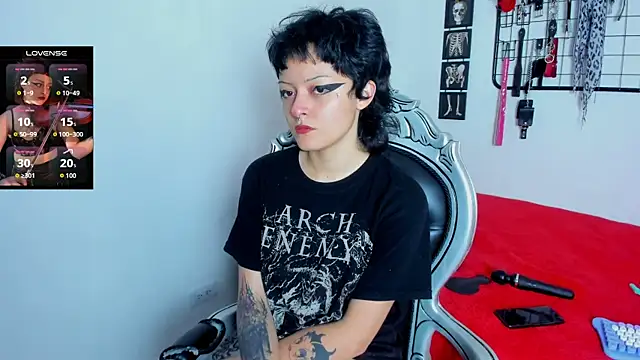 צ'אט XXX בשידור חי של baby_punk_