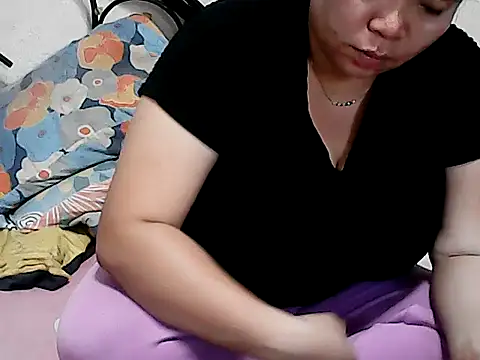 HornyPussie69's Live XXX Chat