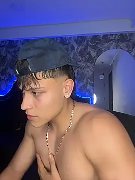 Chat XXX en directo de DilanMiller_