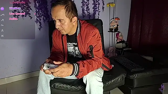 GreisyAndHazzan's Live XXX Chat