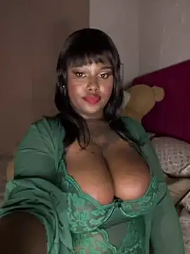 Živý XXX chat QUEEN_NOBUHLE_FEMDOM_777