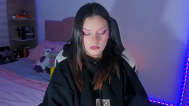 Chat +18 de OphelianaRose33 ao vivo