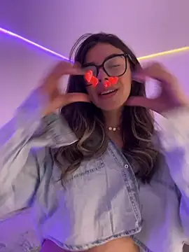 AmmyCollinsWのライブXXXチャット