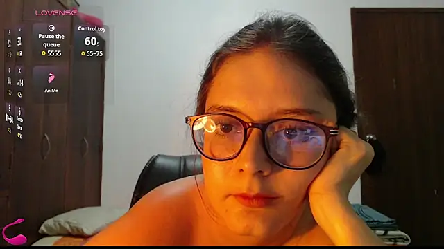 Chat +18 de MadieeLorez ao vivo