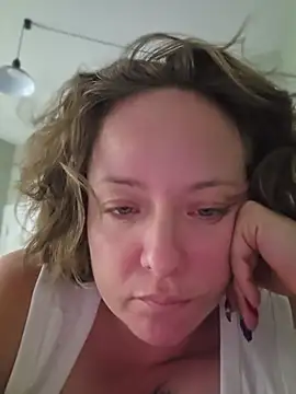julimonroe Chat XXX in diretta