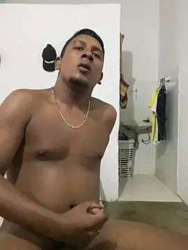negrito21cmver webcam show