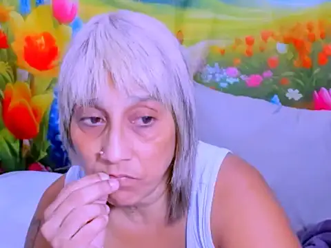 indianroxy: απευθείας συνομιλία ΧΧΧ
