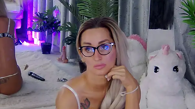 IsabelleEthan's Live XXX Chat