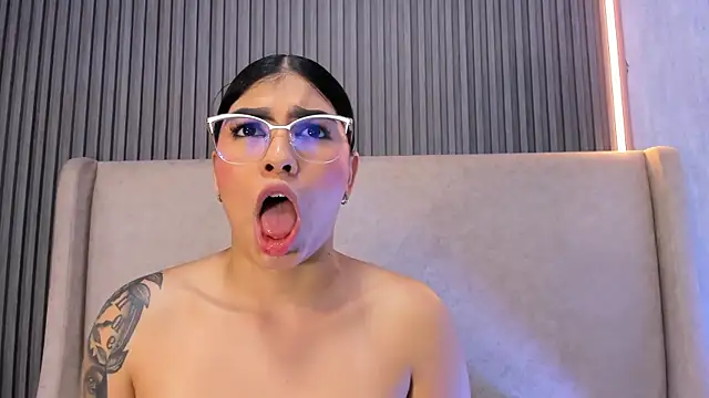 MaiaLopez's Live XXX Chat