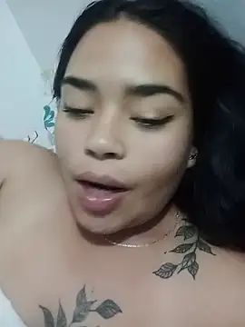 Violett_Cinnamon Chat XXX in diretta